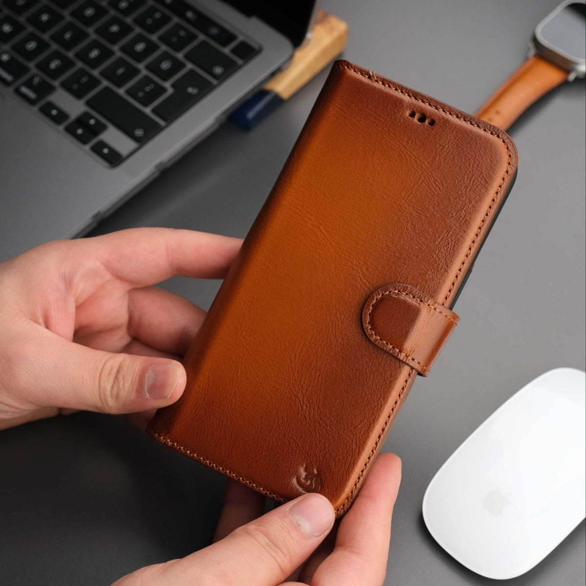 Casper Leather iPhone 15 Pro Max Wallet Case | Detachable MagSafe Compatible RFID Protection