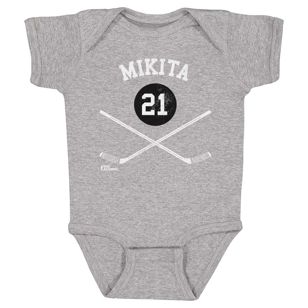 Stan Mikita Chicago 21 Sticks WHT