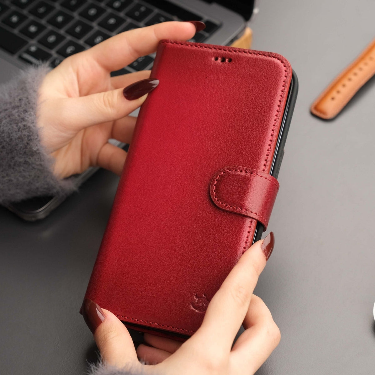Casper Leather iPhone 14 Pro Wallet Case | MagSafe