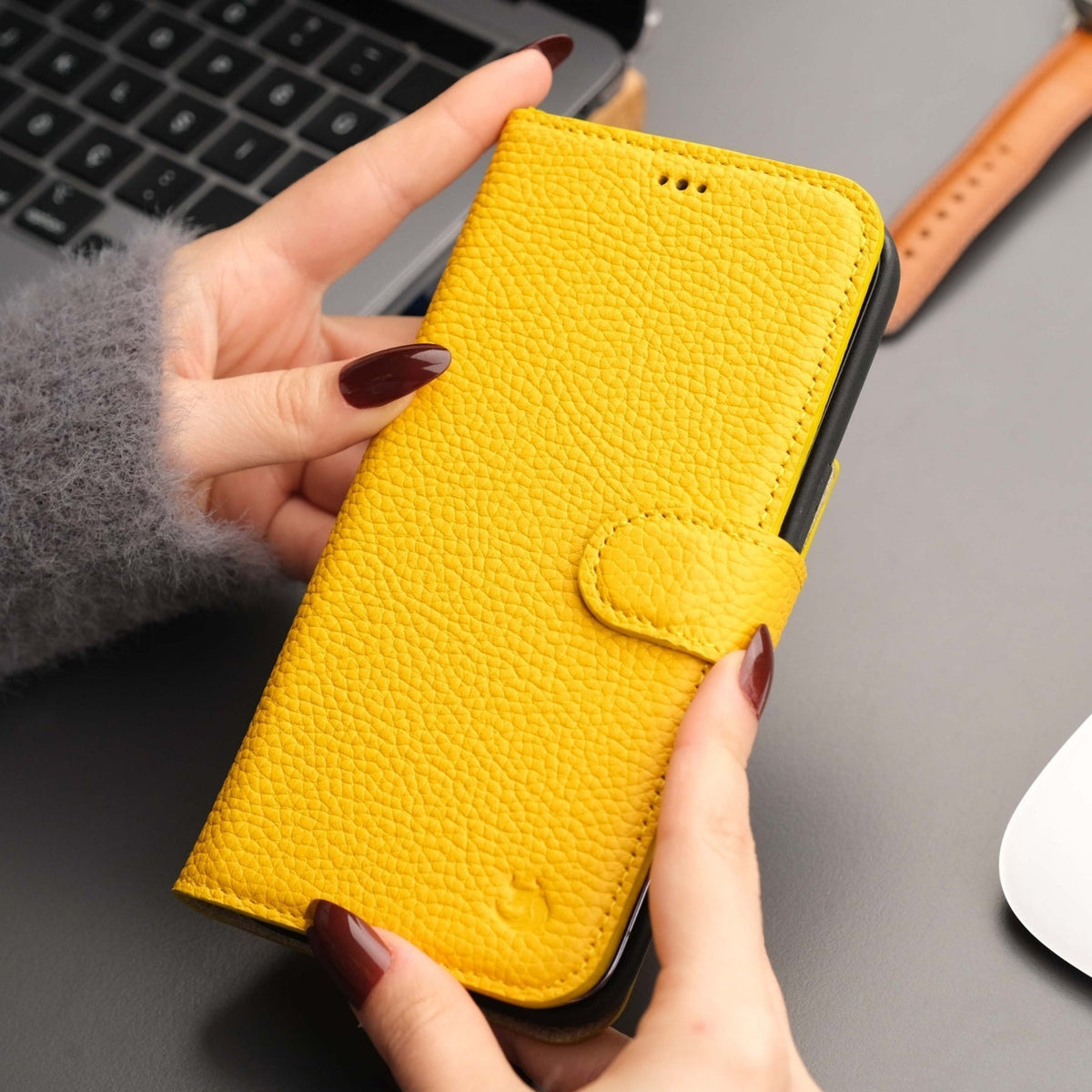 Casper Leather iPhone 14 Pro Max Wallet Case | MagSafe