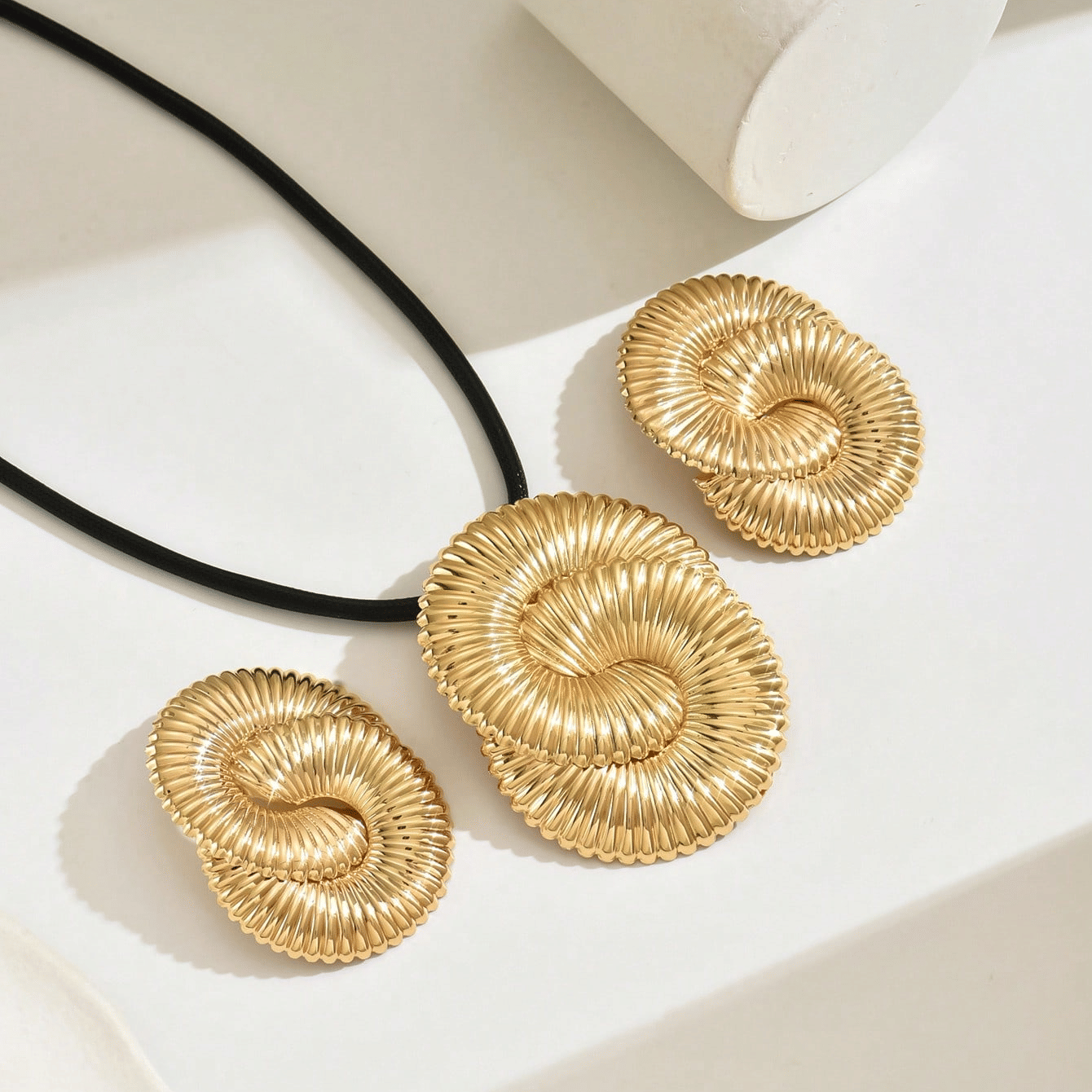 Glamorous Golden Spiral Jewelry Set - A Statement of Elegance