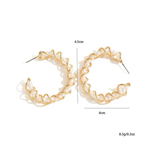 "Elegant Gold and Pearl Hoop Earrings - Stylish and Lightweight Women's Jewelry"