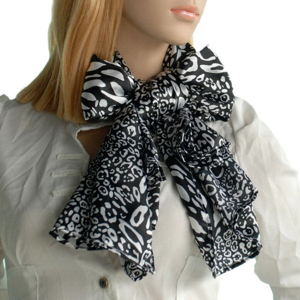 Blando Black & White Distinctive Leopard Animal Print Fashion Soft Silk Scarf/Wrap/Shawl(Small)