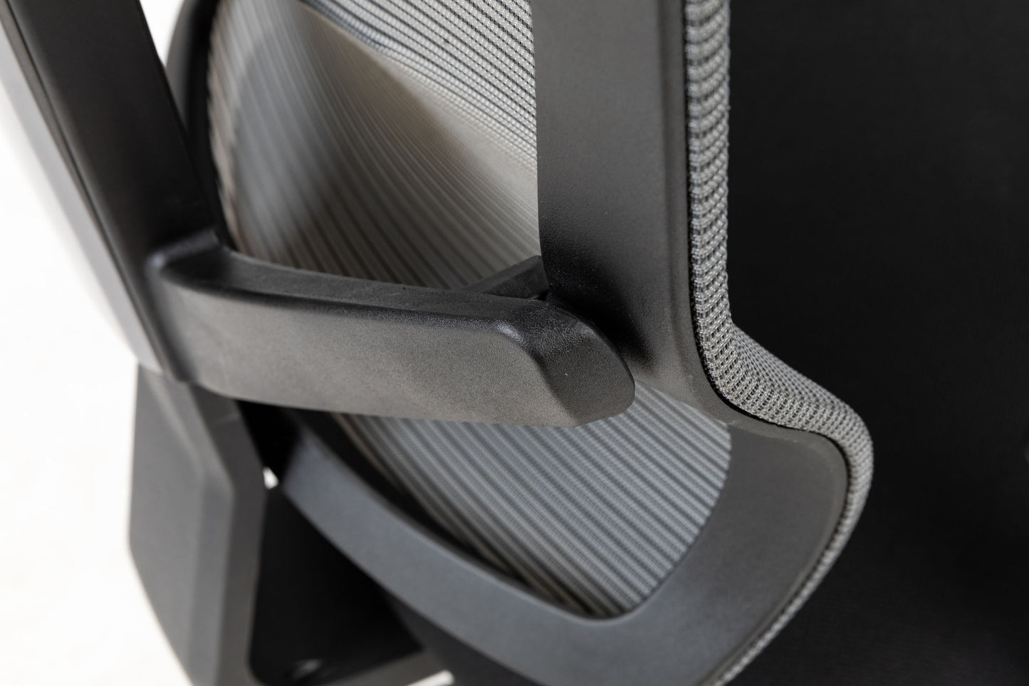 High back excusive office chair with head rest and 4 level locked; color black; 300lbs