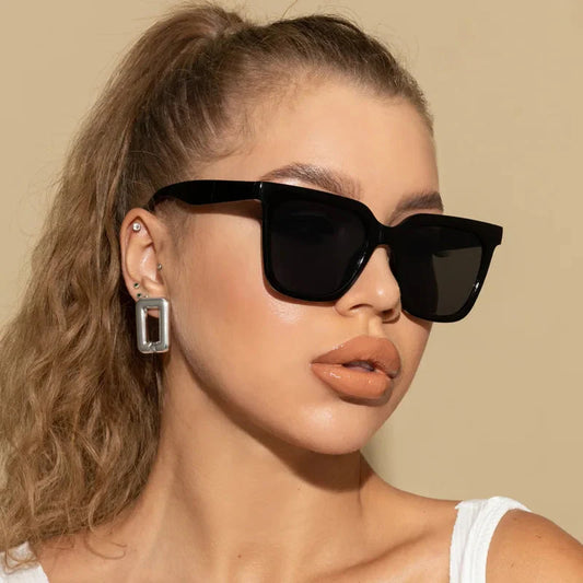 Vintage Riot Retro Square Sunglasses – UV400 Mirror Lens Rockstar-Grade Shades for Badass Women & High-Rolling Rebels