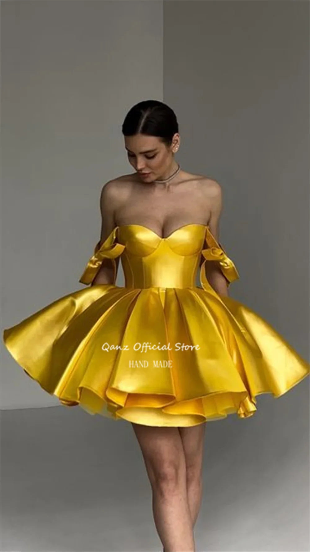 Qanz Short Evening Prom Dress – Sweetheart Neckline, Detachable Straps, Bow Detail, Satin Mini Club Party Gown