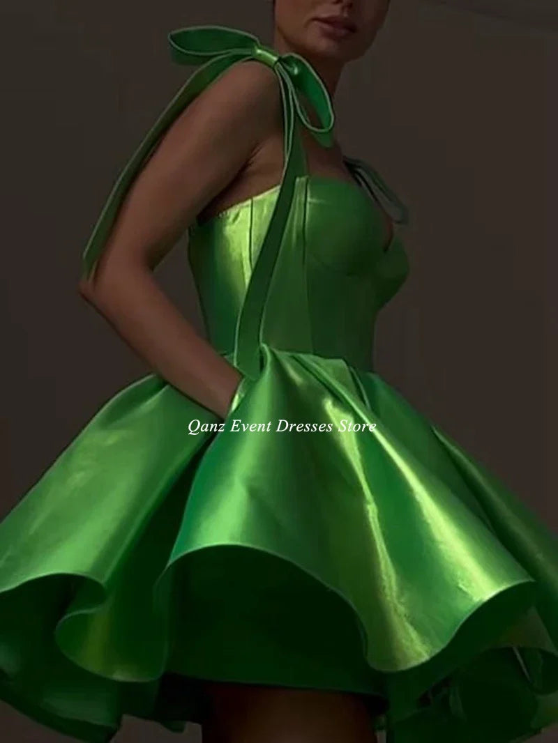Qanz Short Evening Prom Dress – Sweetheart Neckline, Detachable Straps, Bow Detail, Satin Mini Club Party Gown