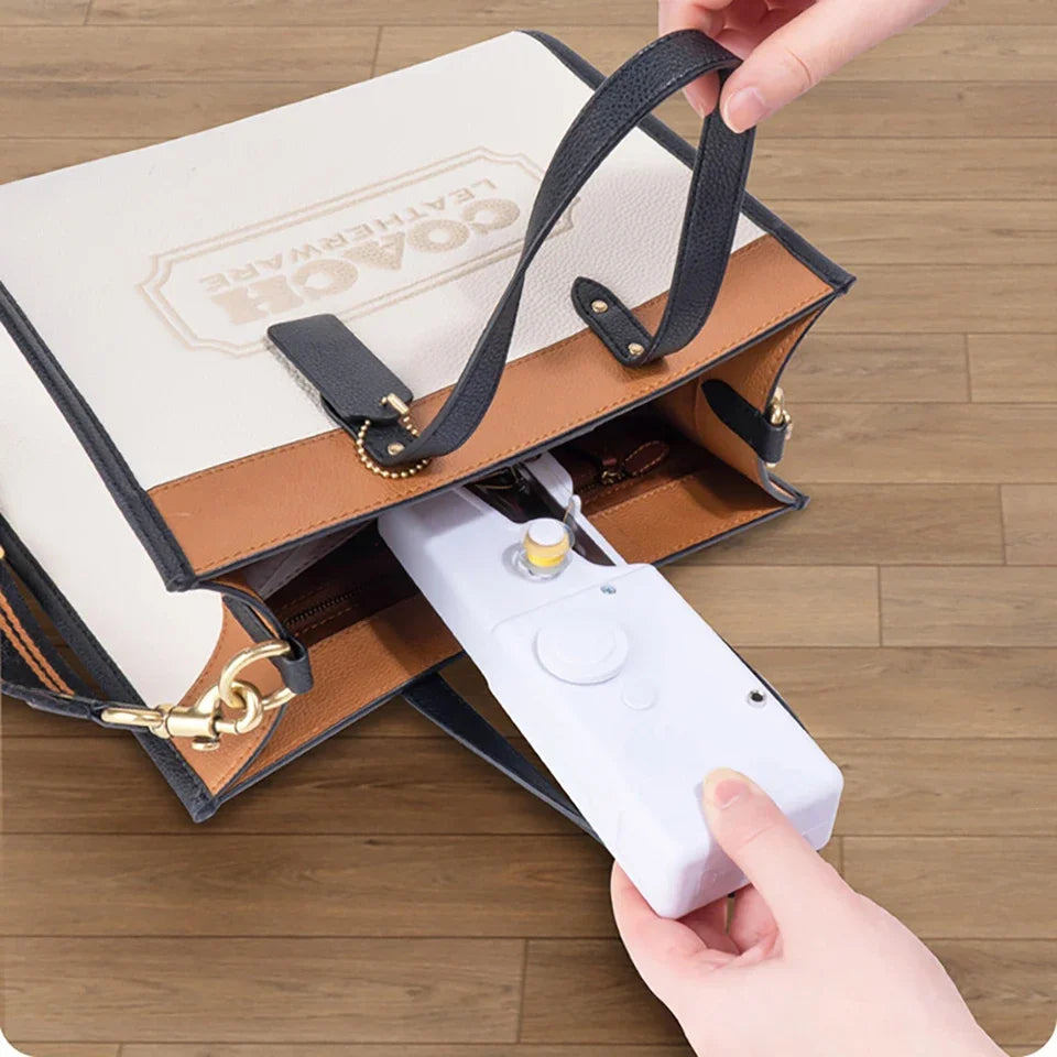 Lizard Vigilante Handheld Mini Sewing Machine – Portable Manual Stitcher for Quick Repairs, Travel & DIY Needlework