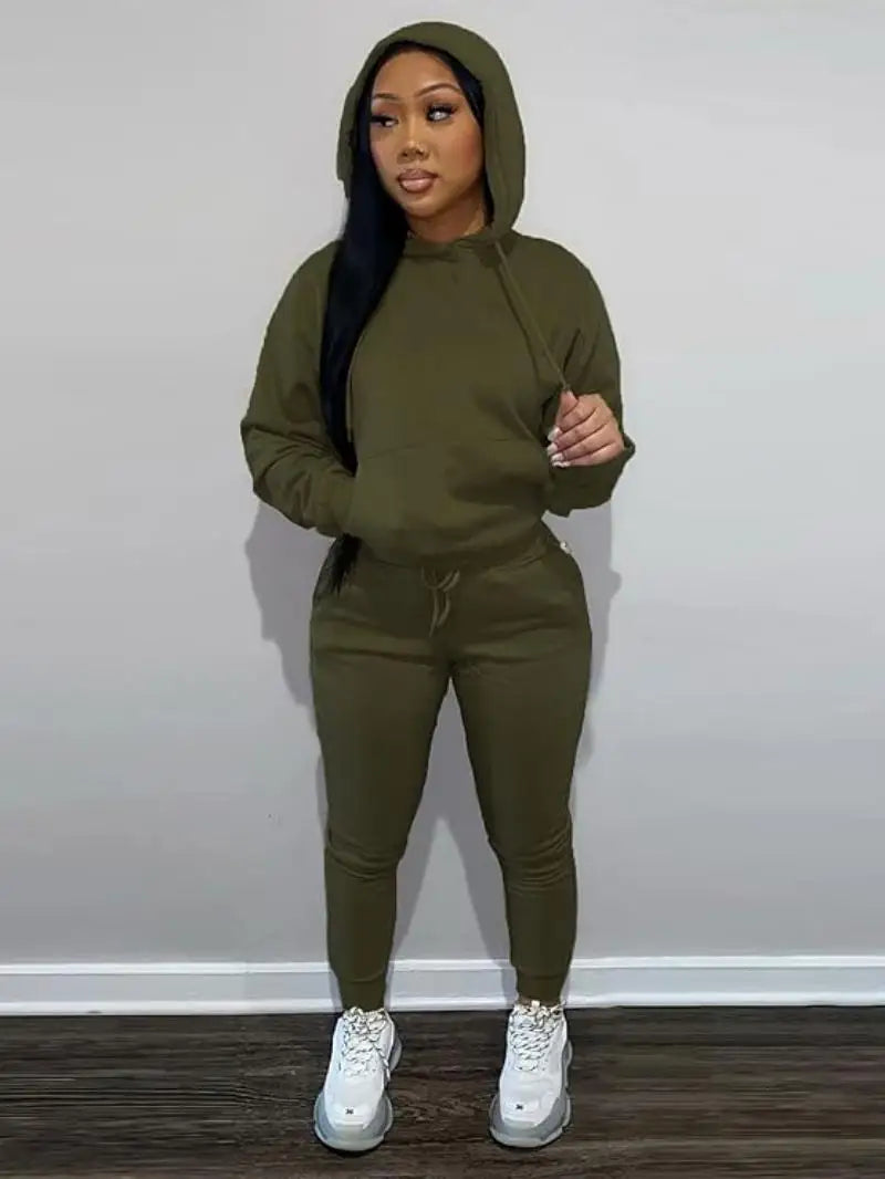 Women's Two-Piece Sweatsuit Set – Long Sleeve Hoodie Top and Jogger Pants Casual Tracksuit for Autumn & Winter