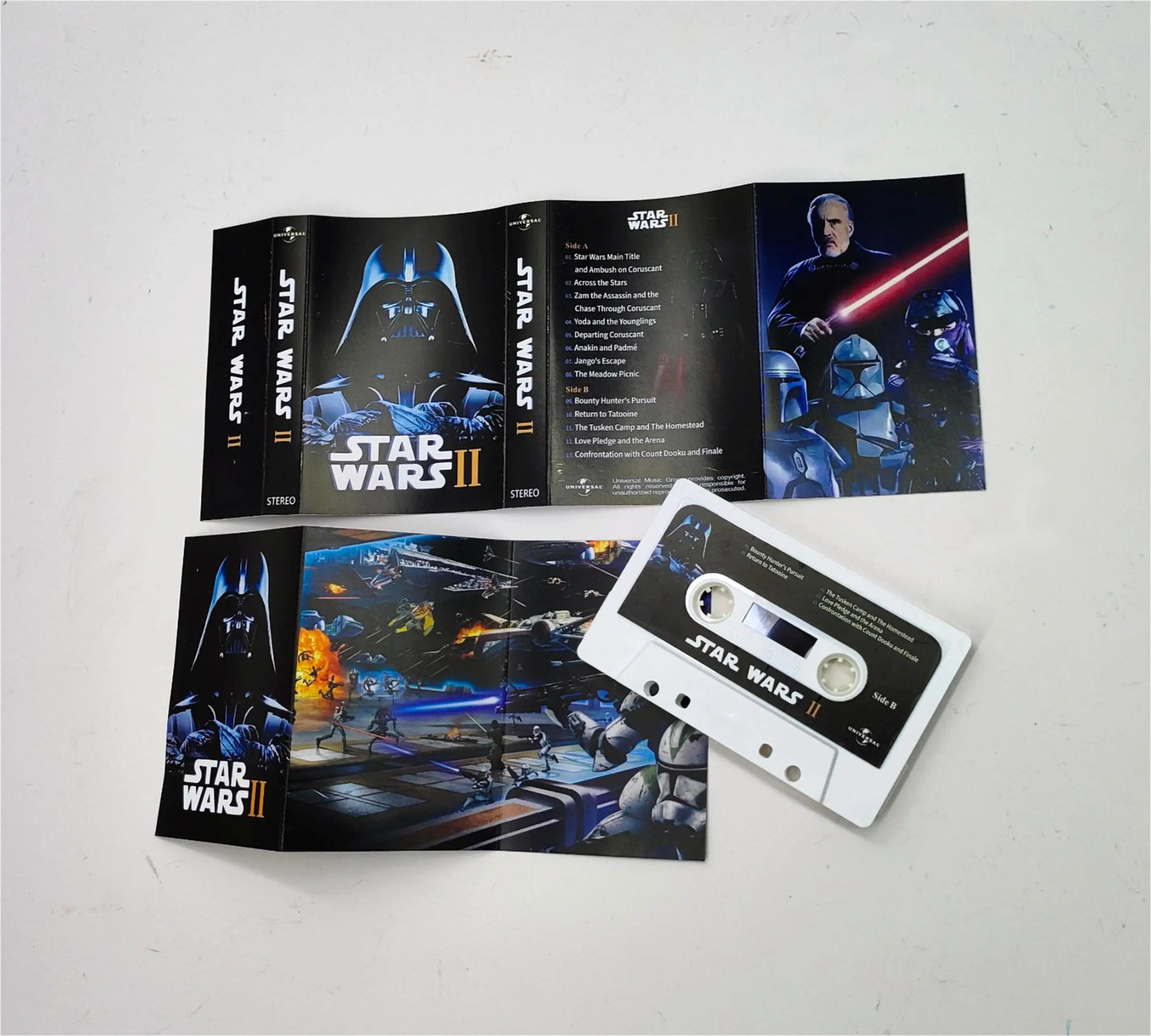 The Dark Side Mixtape – Star Wars Retro Cassette Soundtrack Set ft. Yoda, Vader & Skywalker | Cosplay-Grade Walkman Display Props