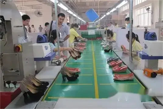 “AirStitch LX” Ultra-Light Daily Women’s Sneakers — Korean Fashion Vulcanized Flats for Spring & Autumn Comfort Travel