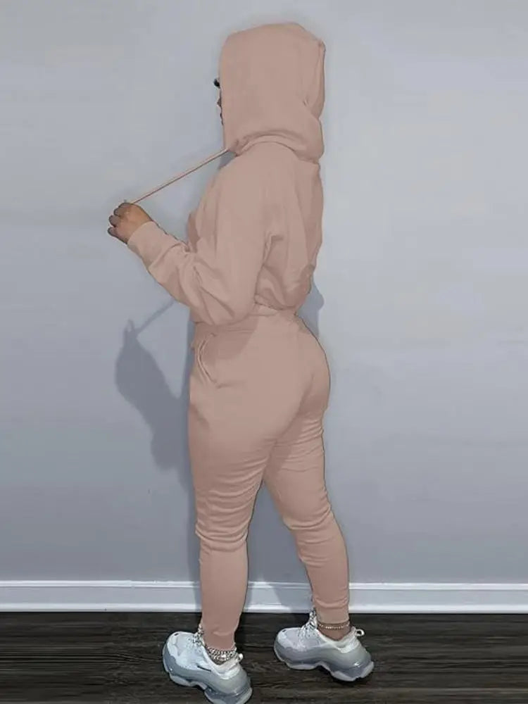 Women's Two-Piece Sweatsuit Set – Long Sleeve Hoodie Top and Jogger Pants Casual Tracksuit for Autumn & Winter