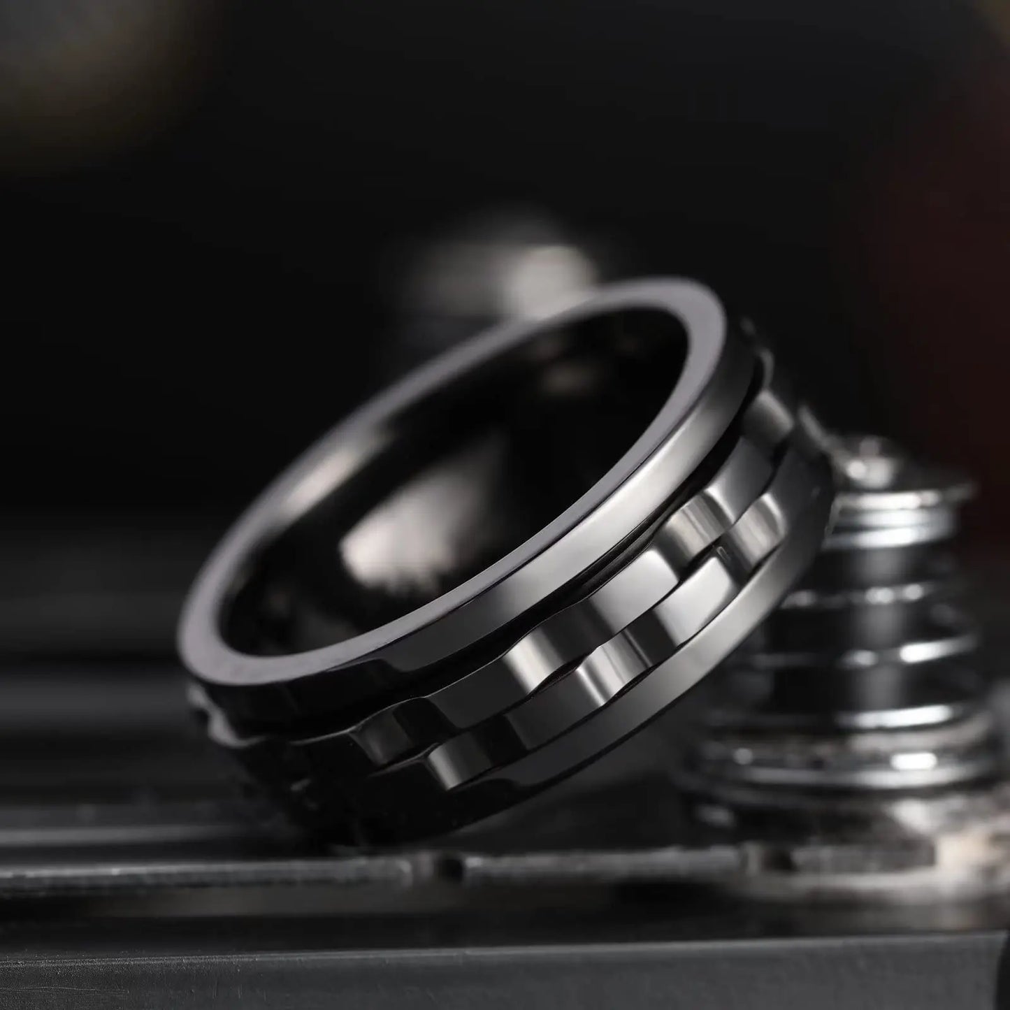 GearFury Chain-Spin Ring — Titanium Steel Grind, Zero-Noise Focus, 8mm Biker Cool (BT*8019)