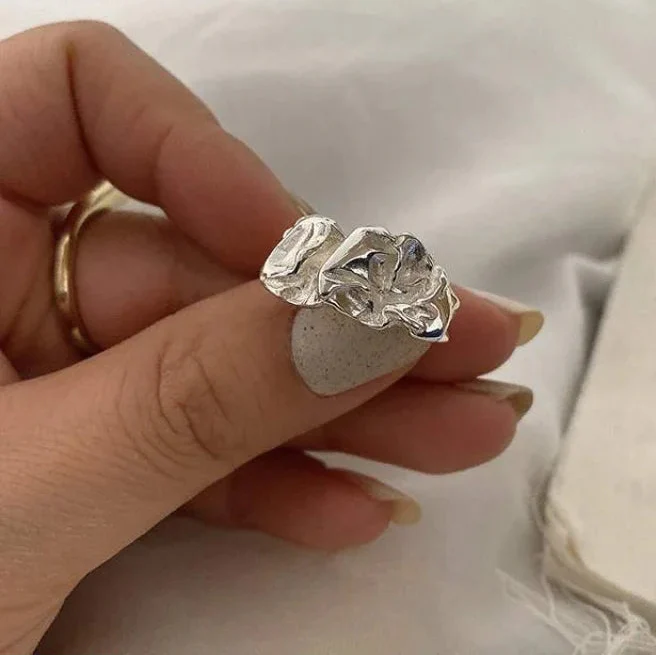 THOOBO! RippleEdge Irregular Pleated Ring — Adjustable Unisex Y2K Punk Fashion Statement Band for Women & Men ✨