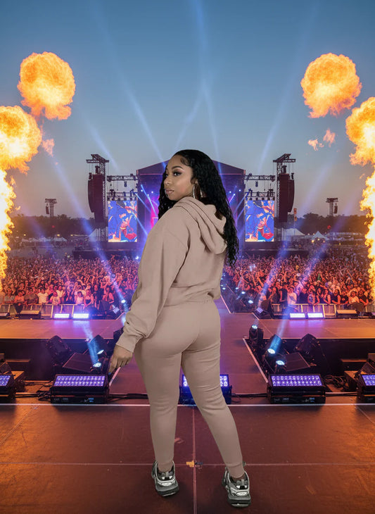 Women's Two-Piece Sweatsuit Set – Long Sleeve Hoodie Top and Jogger Pants Casual Tracksuit for Autumn & Winter