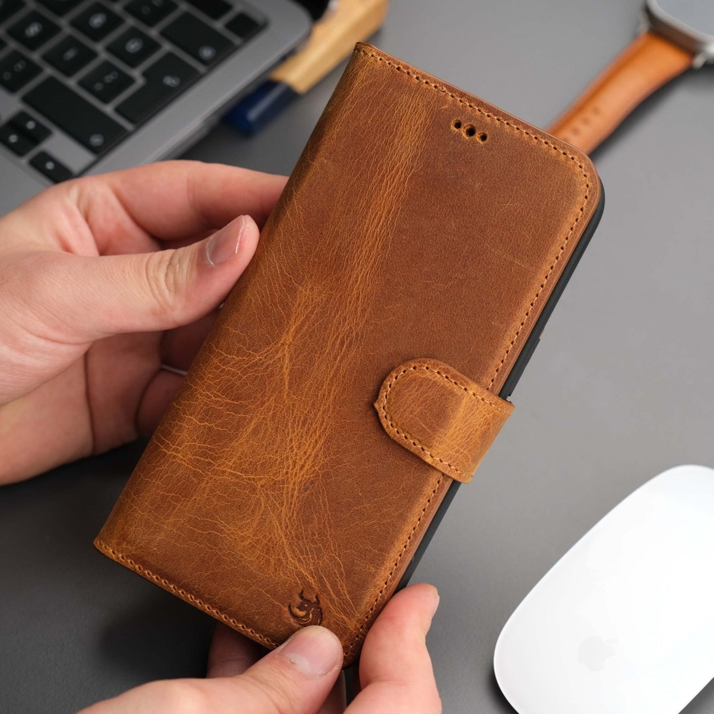 Casper Leather iPhone 15 Pro Max Wallet Case | Detachable MagSafe Compatible RFID Protection