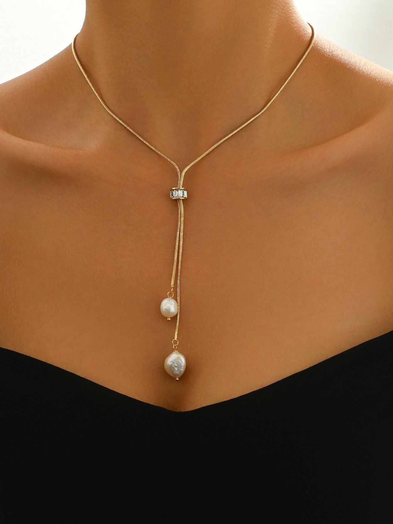 Elegant gold pearl pendant necklace with adjustable length,  stylish and lightweight jewelry for women, perfect Christmas jewelry gift