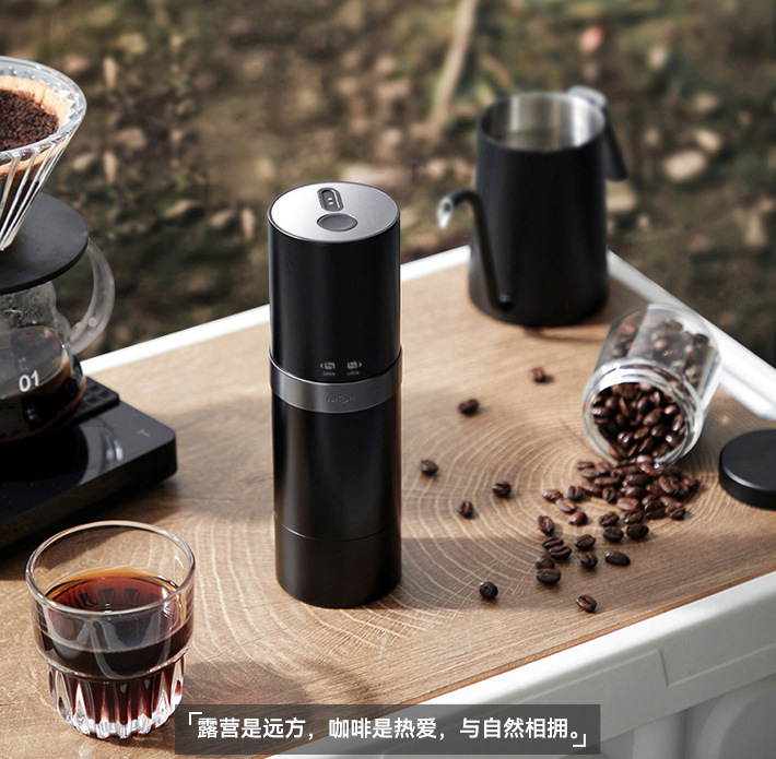 Portable electric coffee bean grinder (vehicle wireless charging grinding 25 cups / time, 5600 mAh lithium capacity, coffee bean capacity 25g)