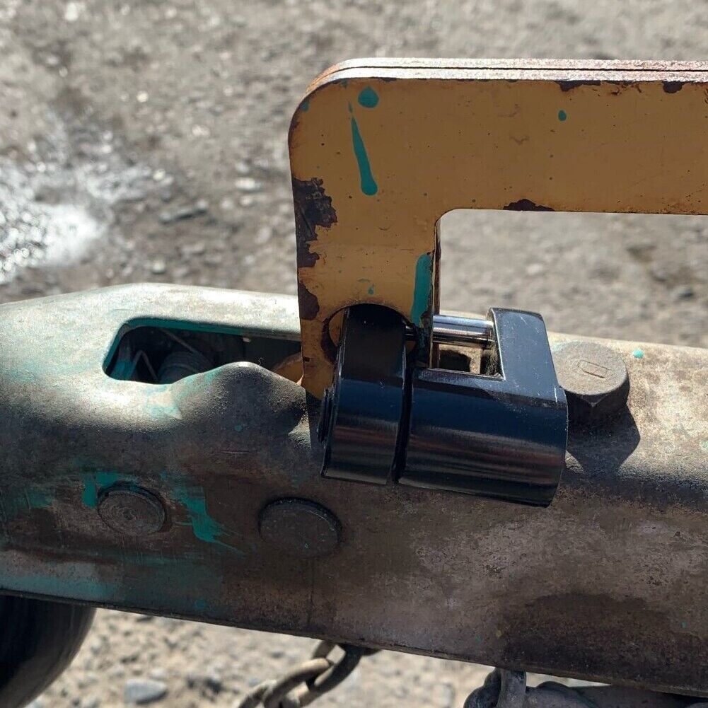 563590531