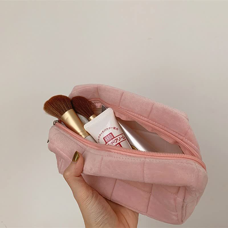 Plush Makeup Bag Checkered Cosmetic Bag Cosmetic Travel Bag Large Zipper Travel Toiletry Bag Portable Multi Functional Capacity Bag Cute Makeup Brushes Storage Bag for Women