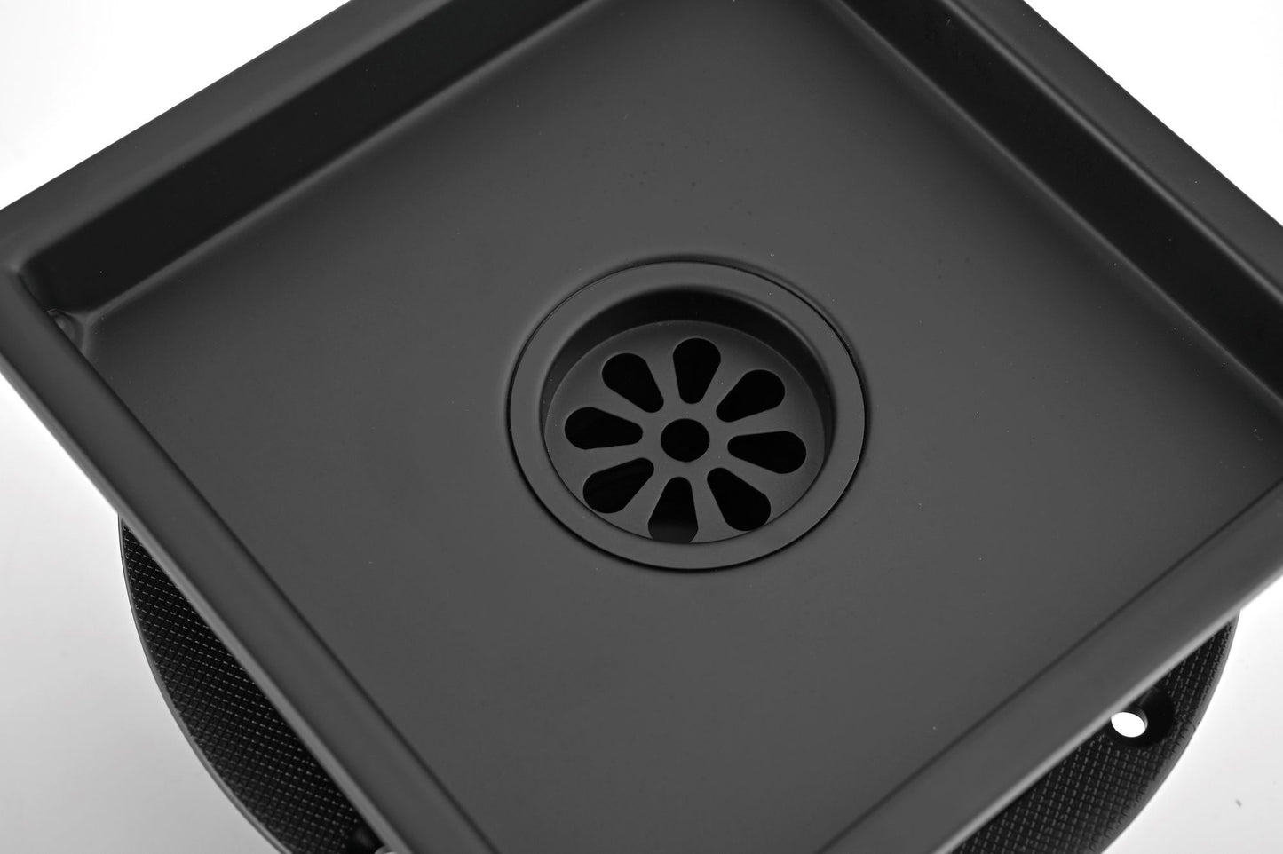 545672961