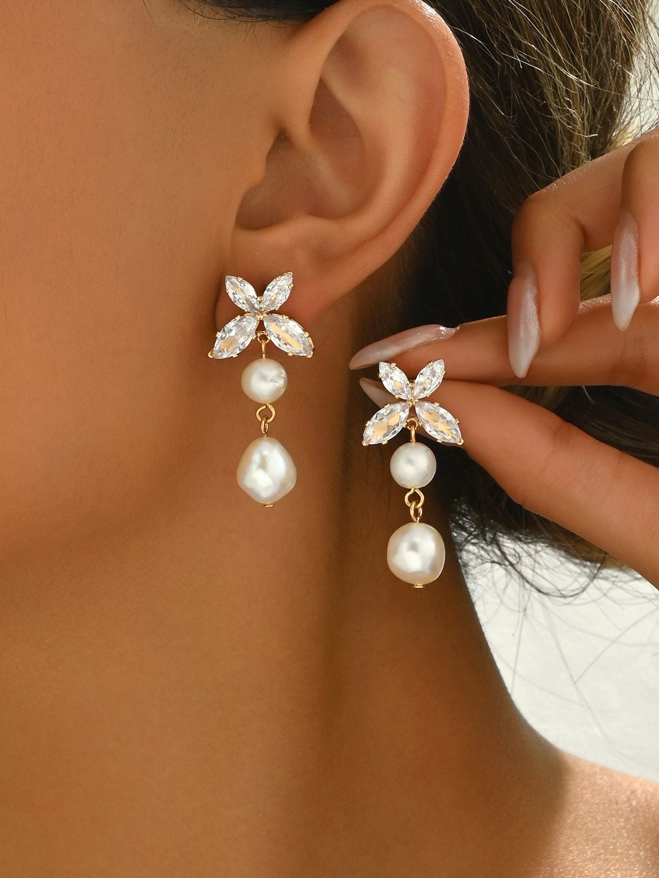 Chic Butterfly Pearl Drop Earrings Set -  Elegant and Lightweight Jewelry for Women