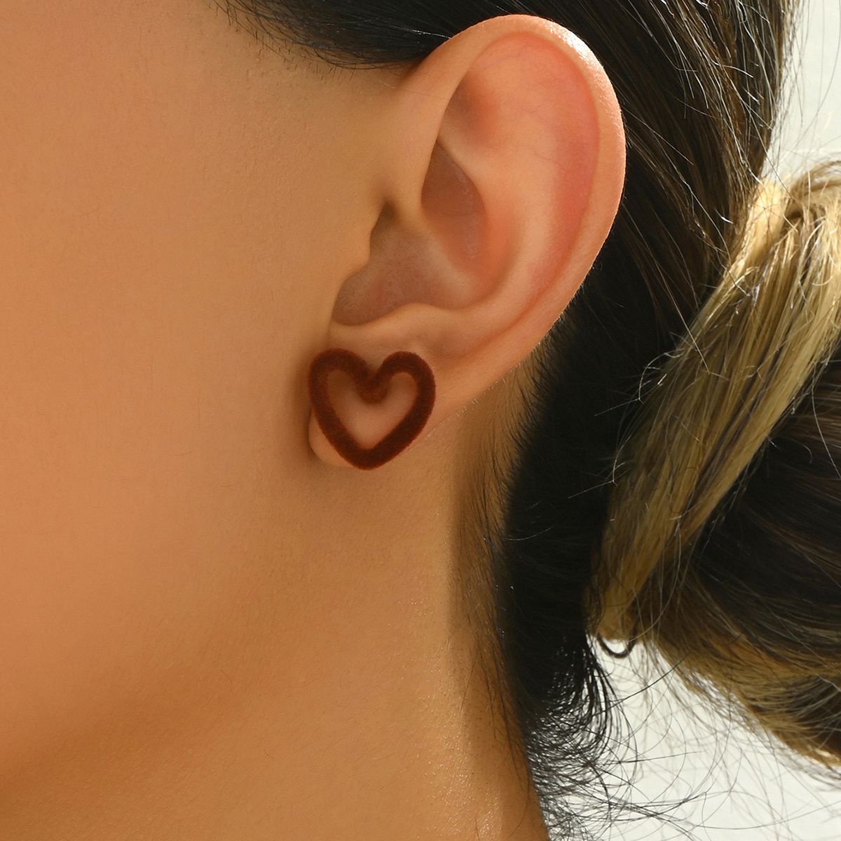 Charming Heart-Shaped Fuzzy Stud Earrings -  Perfect for Everyday Wear