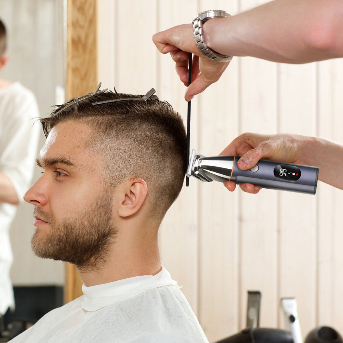 572040821