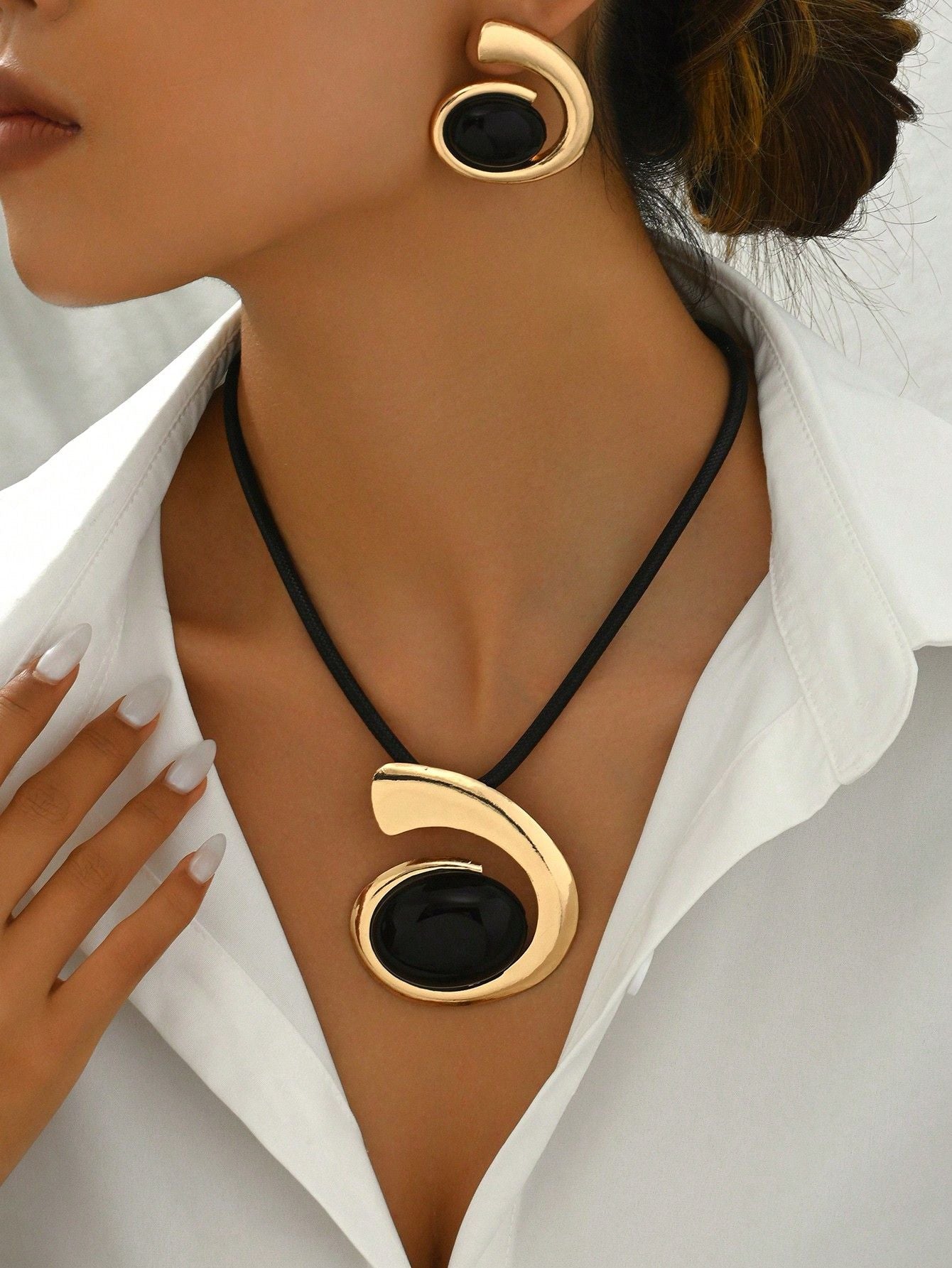 14K Gold Plated Black Onyx Swirl Choker Necklace and Earrings Set