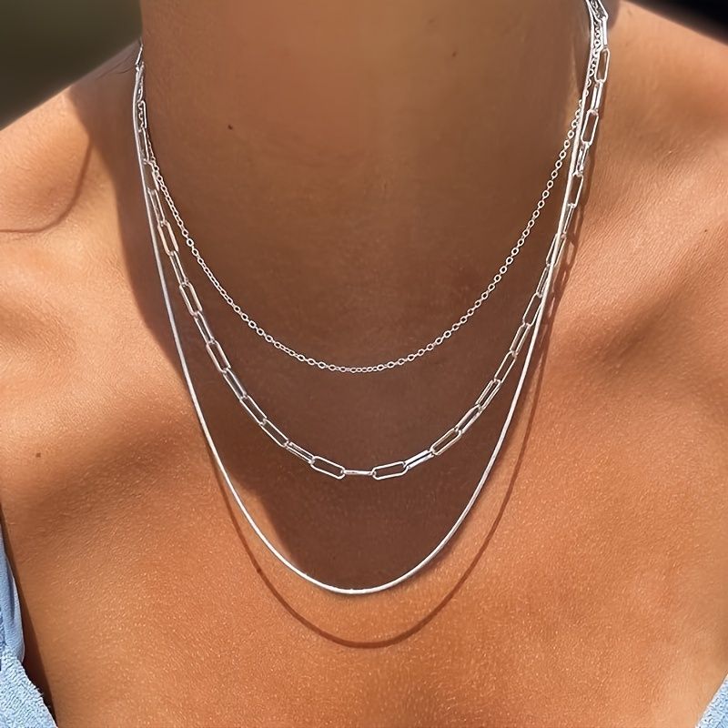 The three-piece set can be freely divided and paired with a fashionable and beautiful sparkling multi-layer necklace to create the best gift accessory