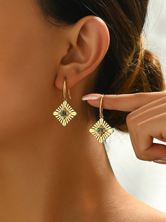 "Geometric Gold Sunburst Drop Earrings – Chic and  Lightweight Earrings for a Bold, Modern Look"