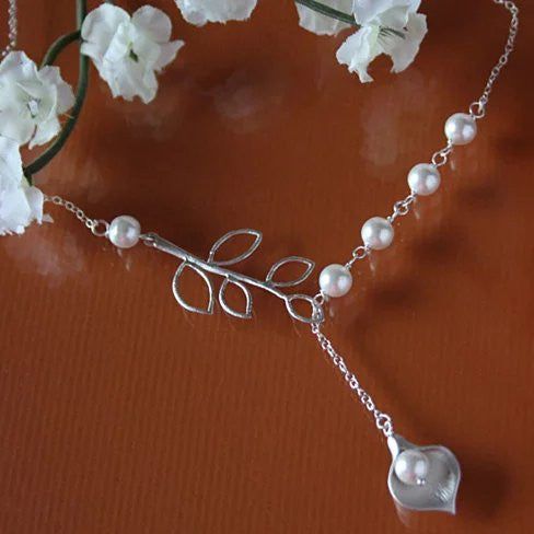 Pearly Lily Lariat Necklace in Sterling Silver and Real Pearl