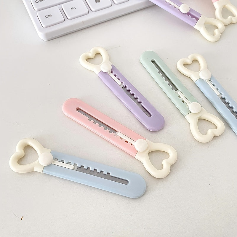 1pc Cute Mini Love Heart Utility Knife, Paper Cutter, Art Knife, Box Cutter, School, Office Supply, Cutting Tool, Student Stationery, Gift