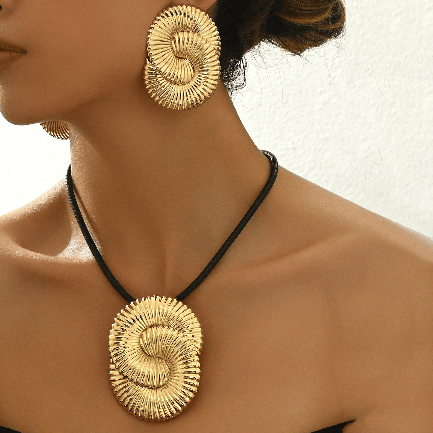 Glamorous Golden Spiral Jewelry Set  - A Statement of Elegance