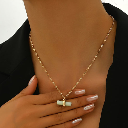 "Golden Chain Jade Pendant Necklace for  Women - Elegant and Stylish Accessory"