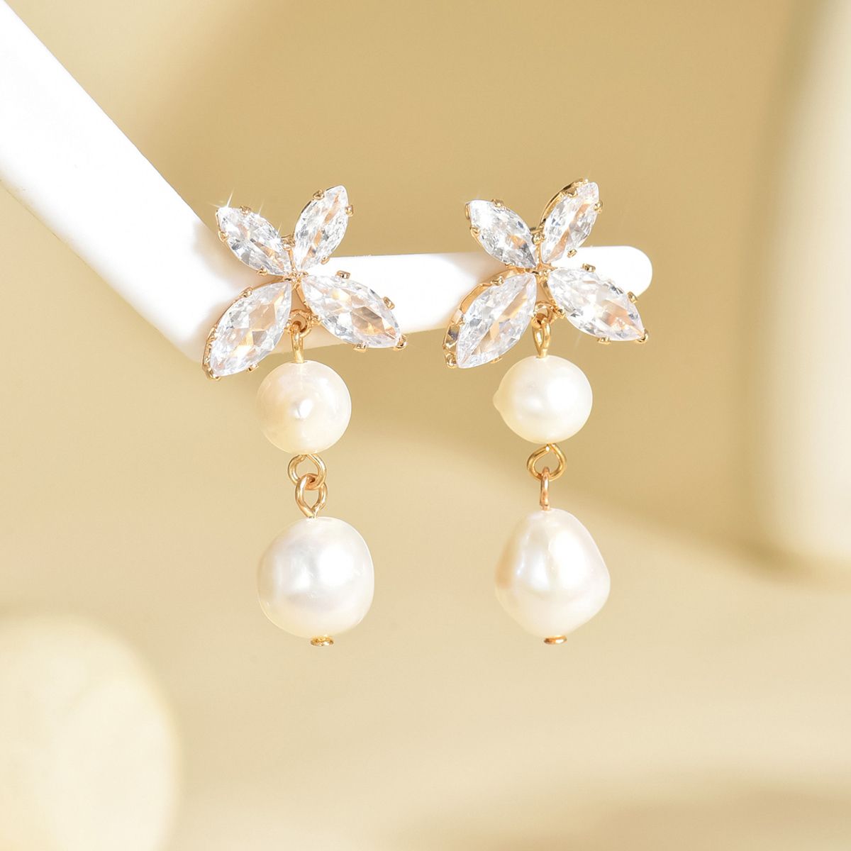 Chic Butterfly Pearl Drop Earrings Set -  Elegant and Lightweight Jewelry for Women