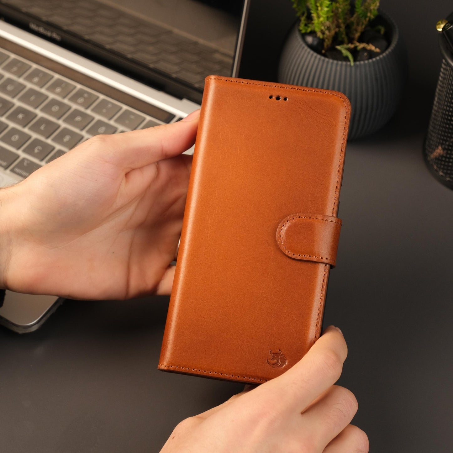 Leather Samsung Galaxy S25 Wallet Case | Buffalo